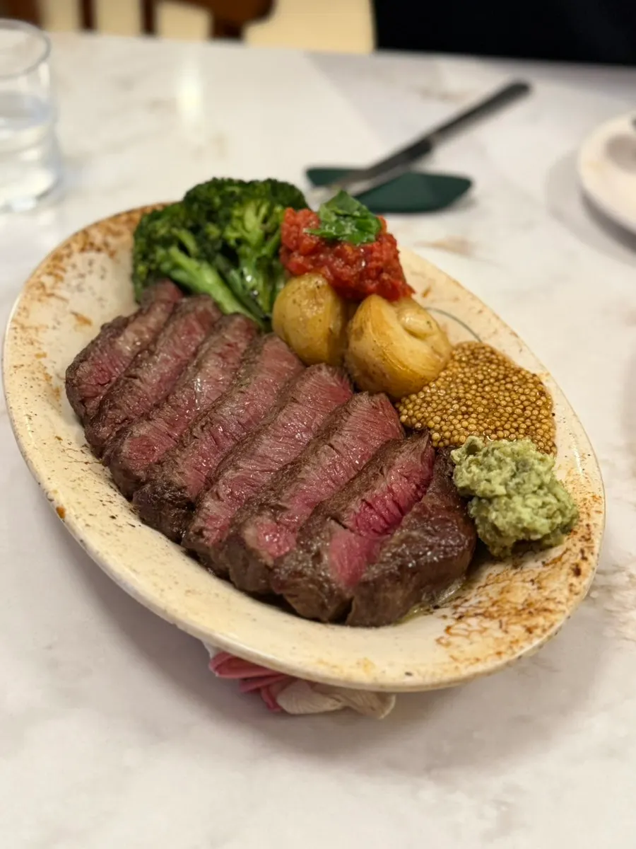 300g sirloin steak served with garnish