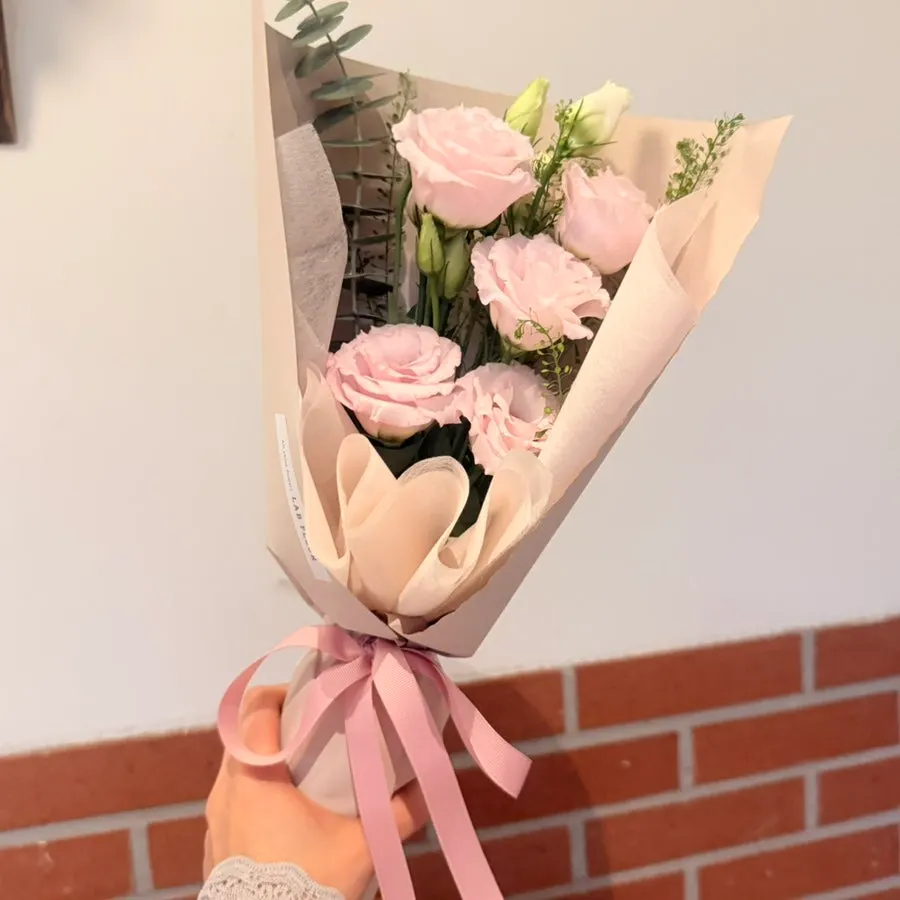 업스테어키친 밤리단길점 실내 전경