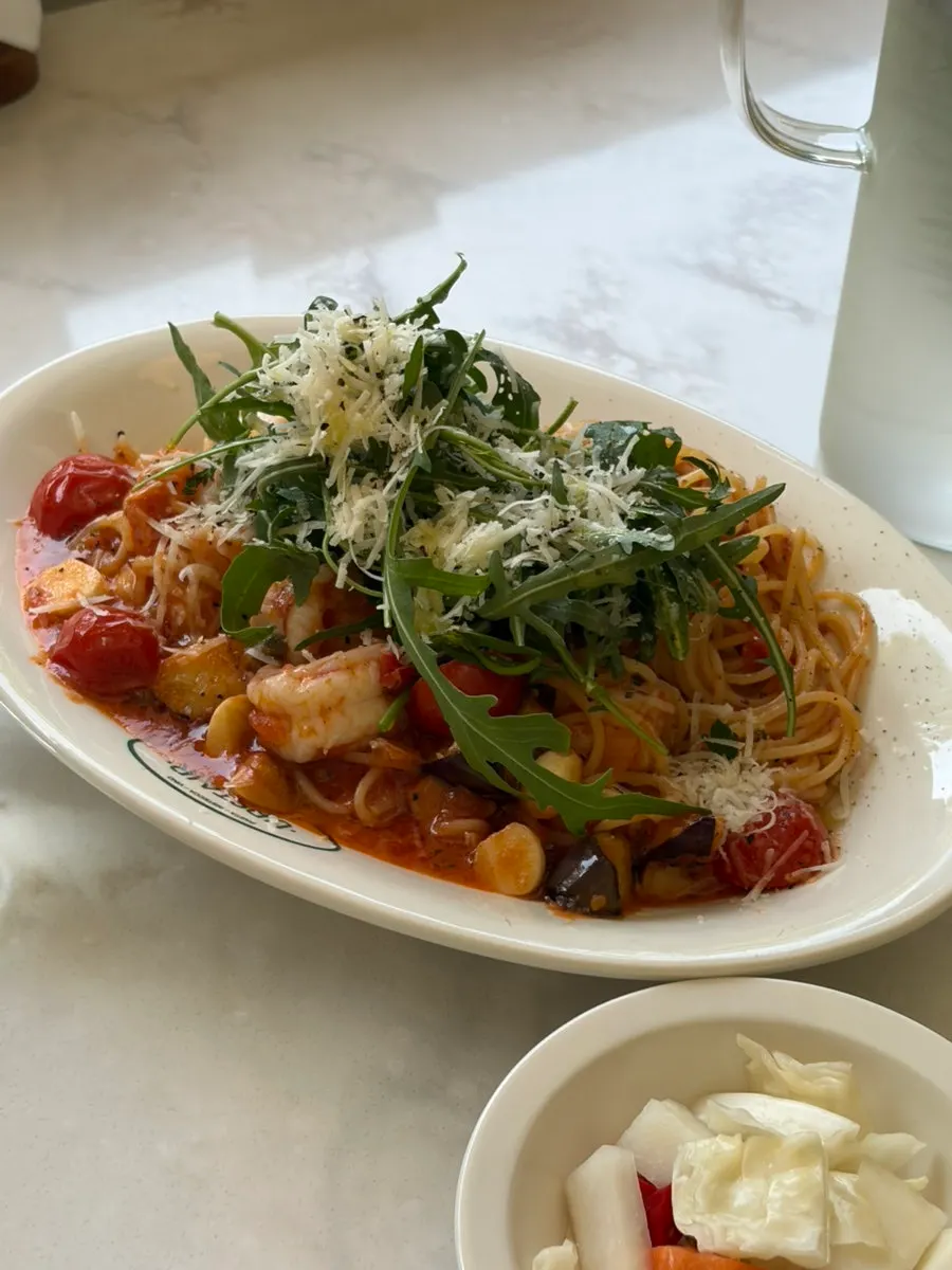 Plate of shrimp tomato pasta