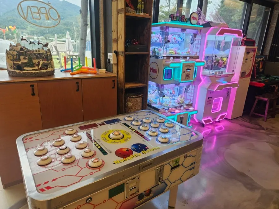 Self-checkout kiosk for barcode scanning