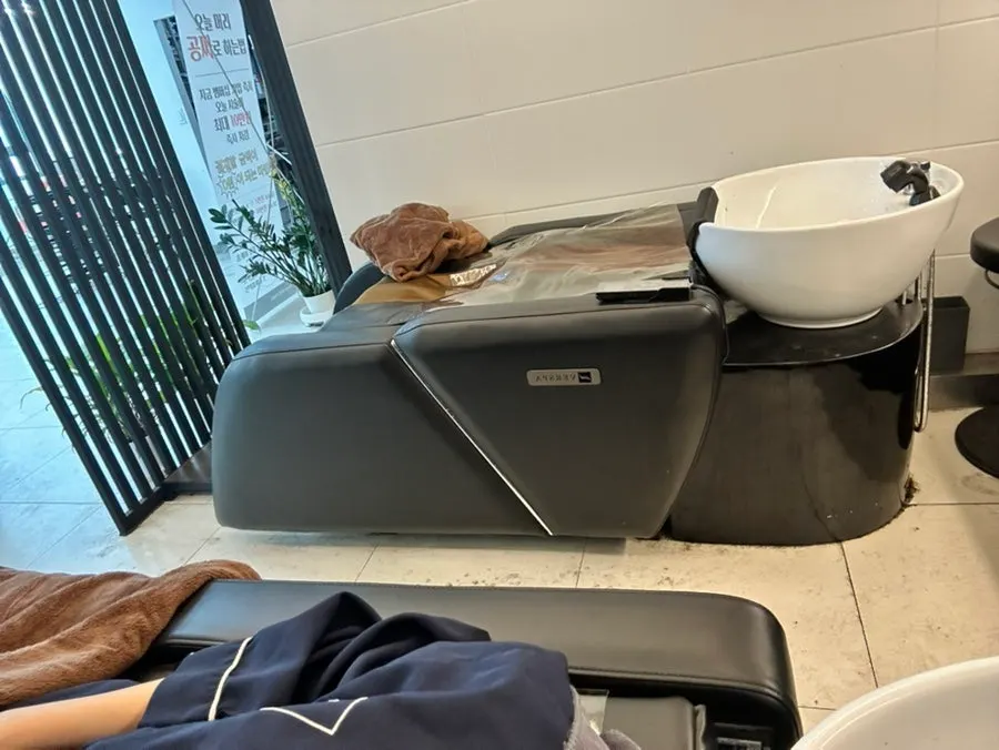 Waiting during the extended perm treatment time
