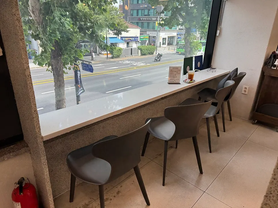 Waiting area seating at the salon