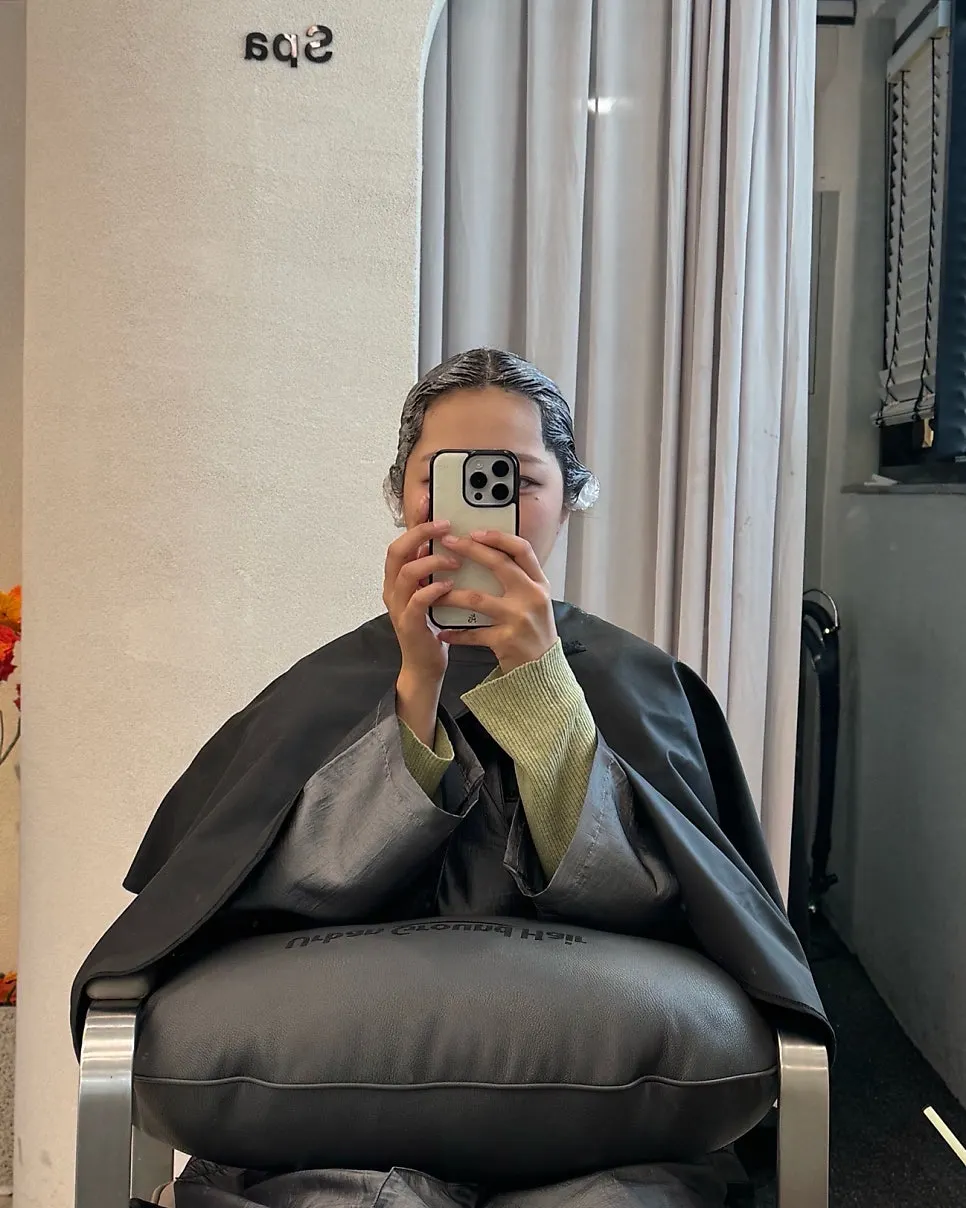 Waiting with the dye set in