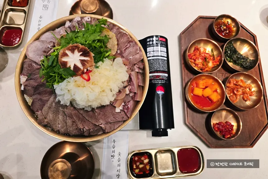 The full, hearty spread of eobokjaengban
