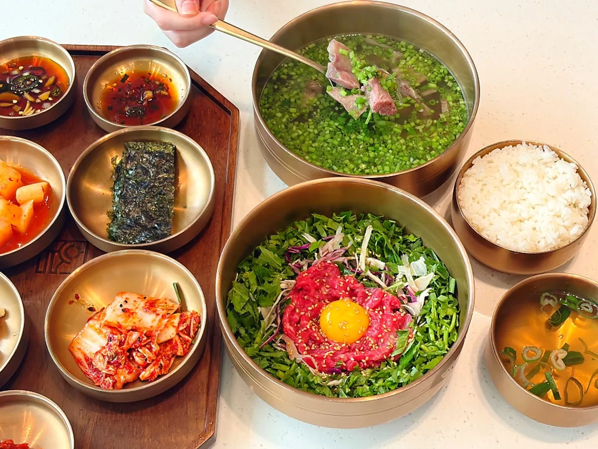Lunch spread at Useum Pangyo Branch, a Korean restaurant near Pangyo Station