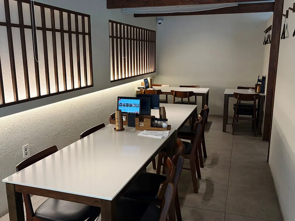 Spacious 4-person table at Useum Pangyo Branch