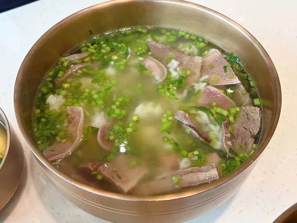 A bowl of Korean beef minari gomtang