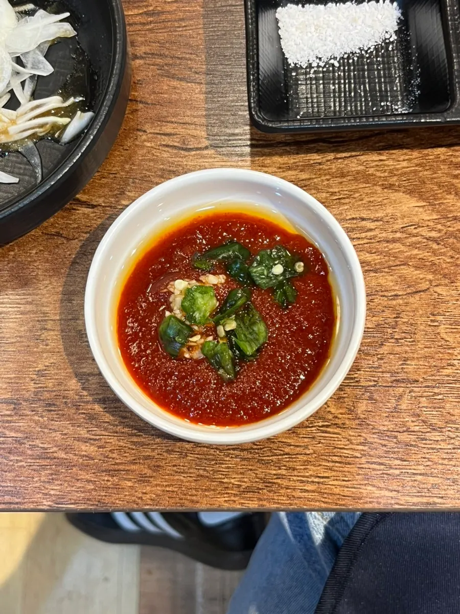 꾸릿살 육사시미 대 사이즈 한 접시