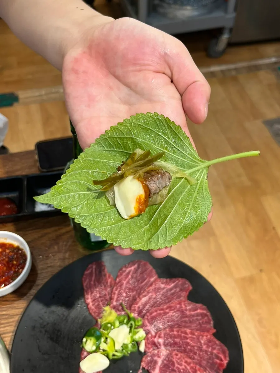 소금에 찍어 먹는 진갈비살