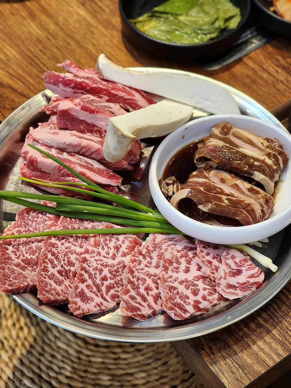 공덕역과 마포역 사이 우시장회관 외관