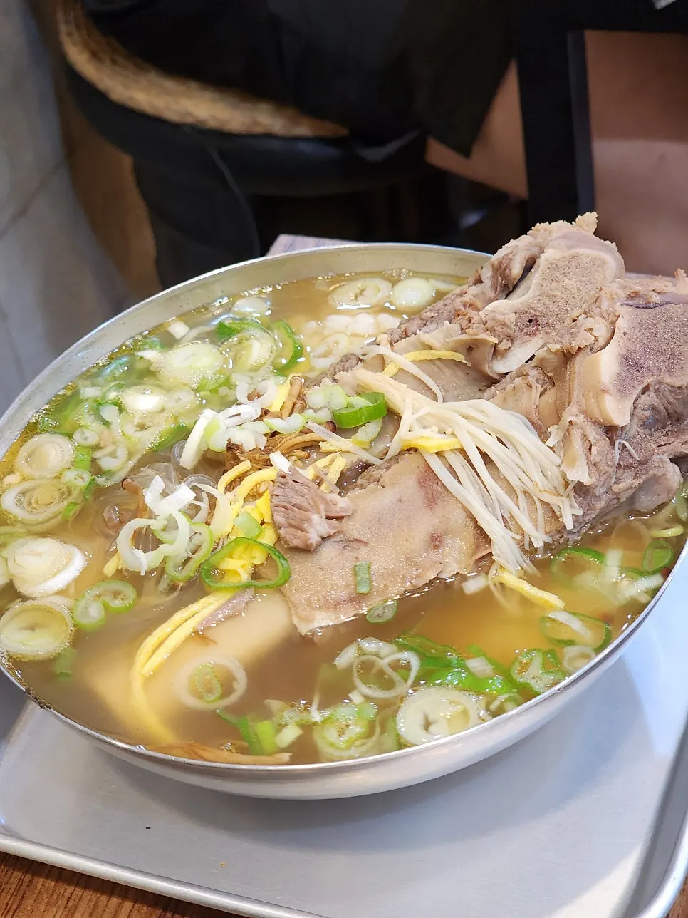왕갈비가 통째로 들어간 몸보신 갈비탕