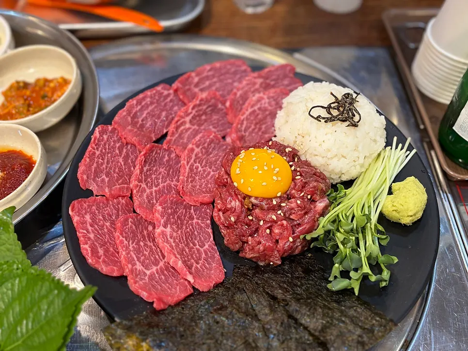 꾸릿살 깻잎 육회시미 한상 전체 상차림