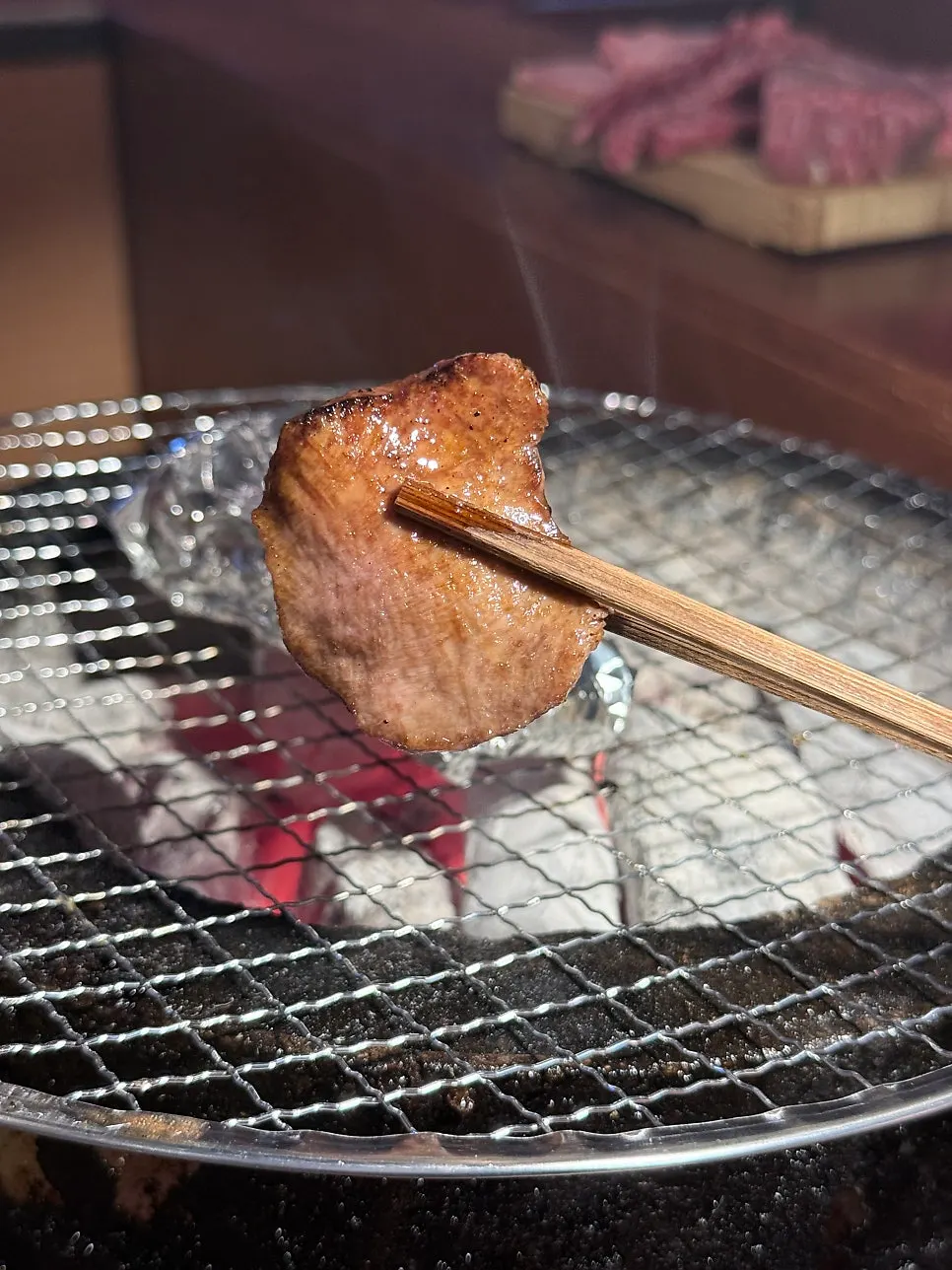 코스 첫 순서로 나온 한우 우설구이
