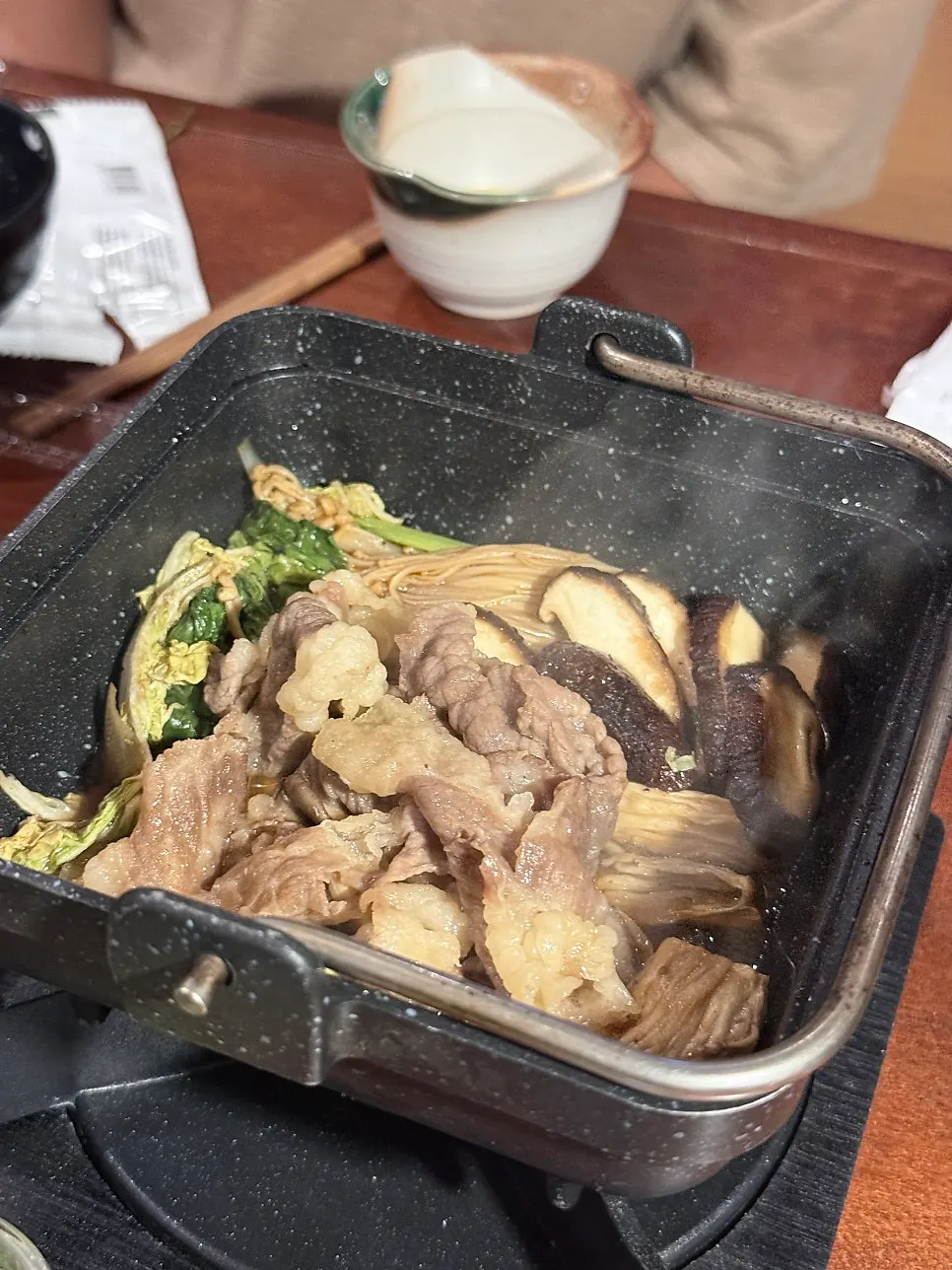 솥밥과 묵은지김치찌개 한 상