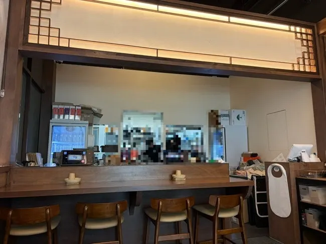 Solo dining seat at Usul