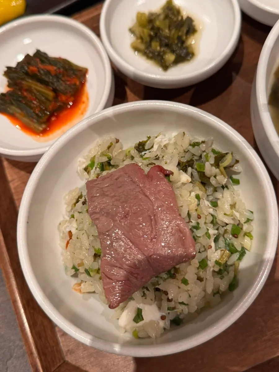 Side spread including hanwoo seaweed soup