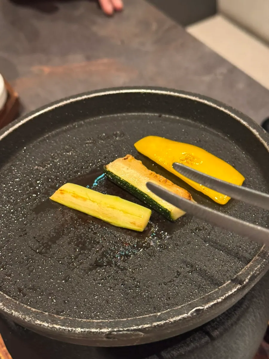 Vegetables grilled on the tabletop grill