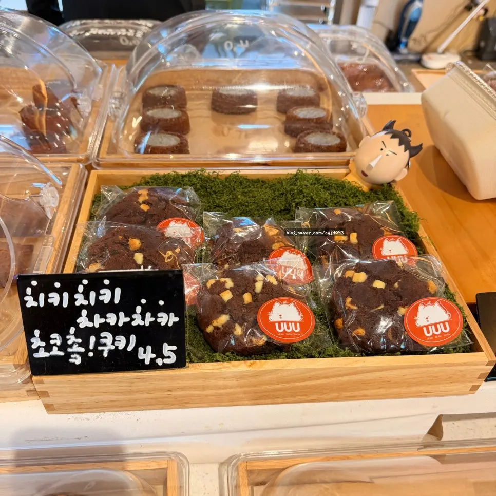 사라다 핫도그 진열 모습