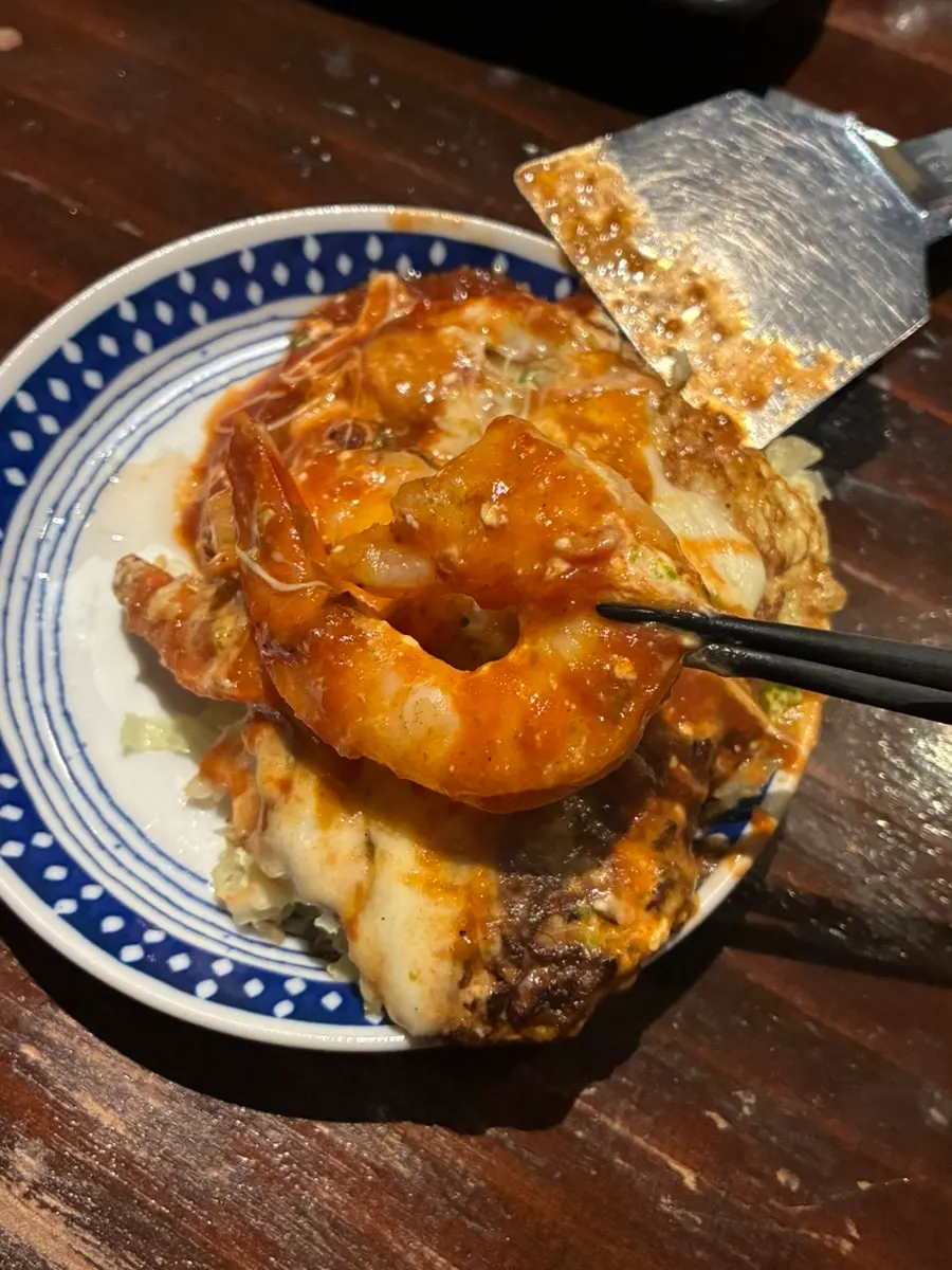 Large shrimp on top of the shio yakisoba