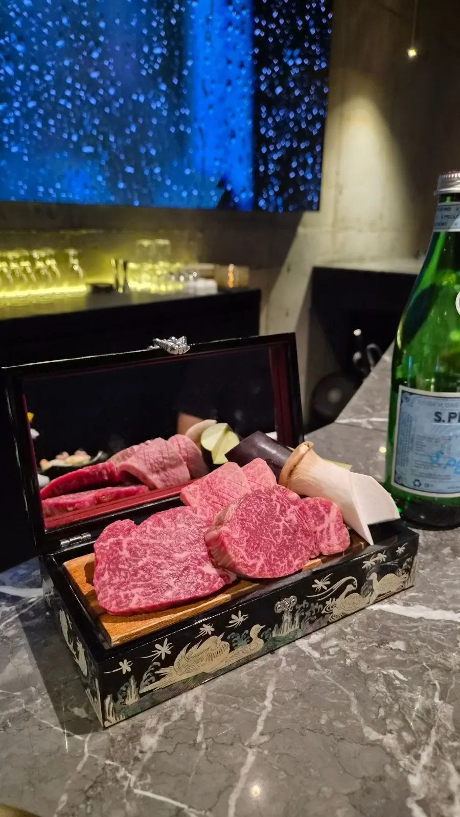 Hanwoo sirloin set served in a mother-of-pearl box