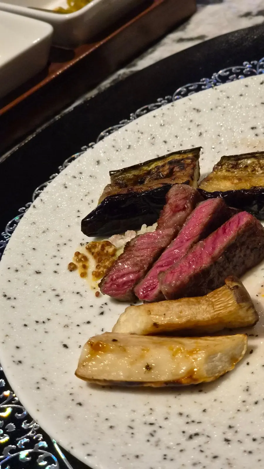 Grilled hanwoo bujaesal (skirt steak) at Woowine