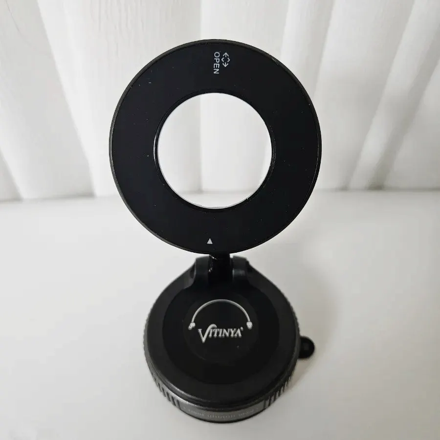 Portable smartphone mount used on business trips and travels