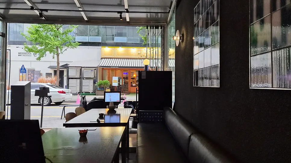 Table seating layout at Bacha Pangyo Branch
