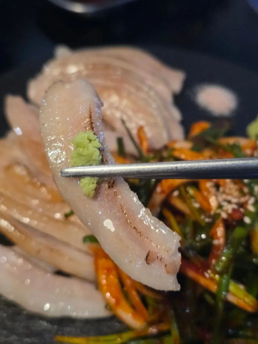 Sepiring sous-vide hangjeong-suyuk-muchim, menu andalan