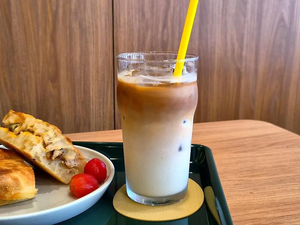 A cup of Benetto's vanilla bean latte