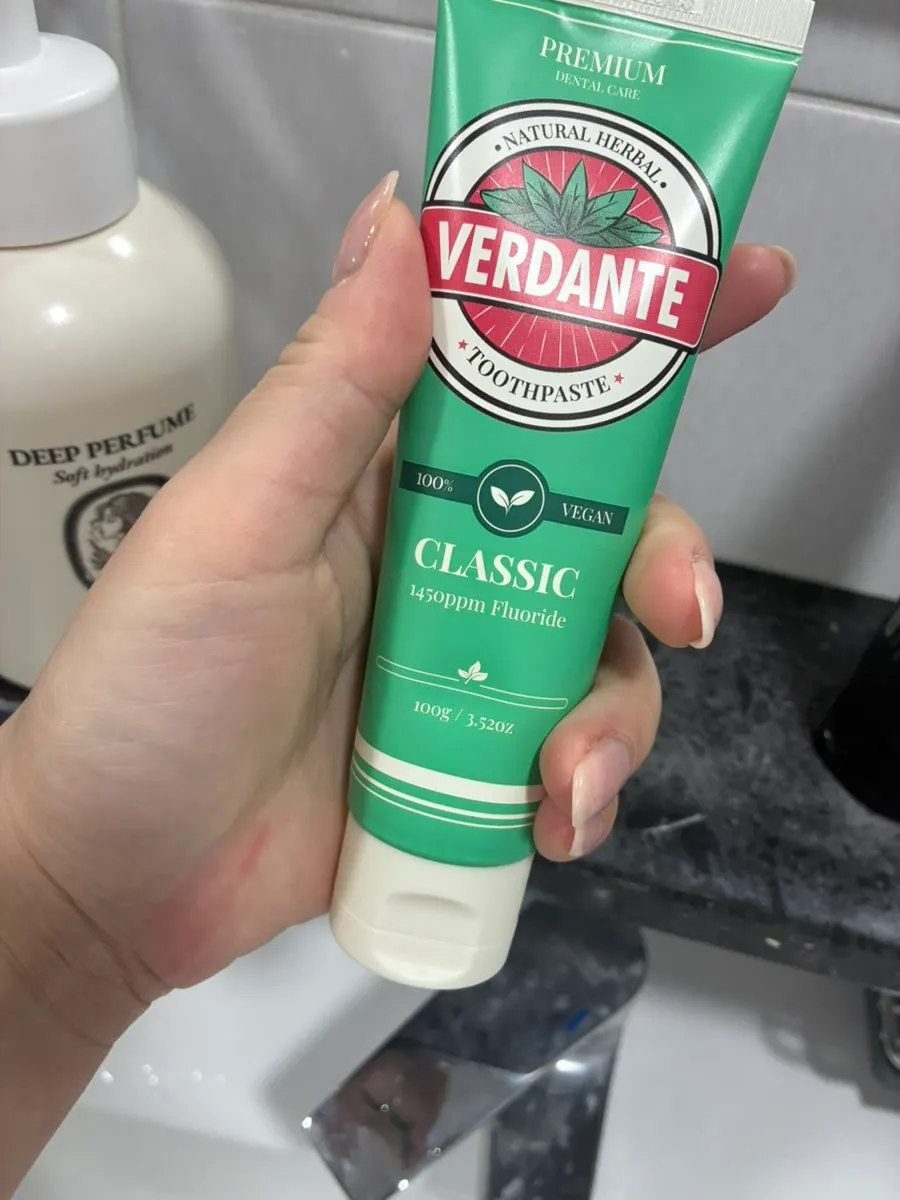 Verdante toothpaste checked for scent and foam
