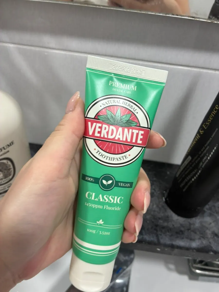 Verdante toothpaste used for evening brushing