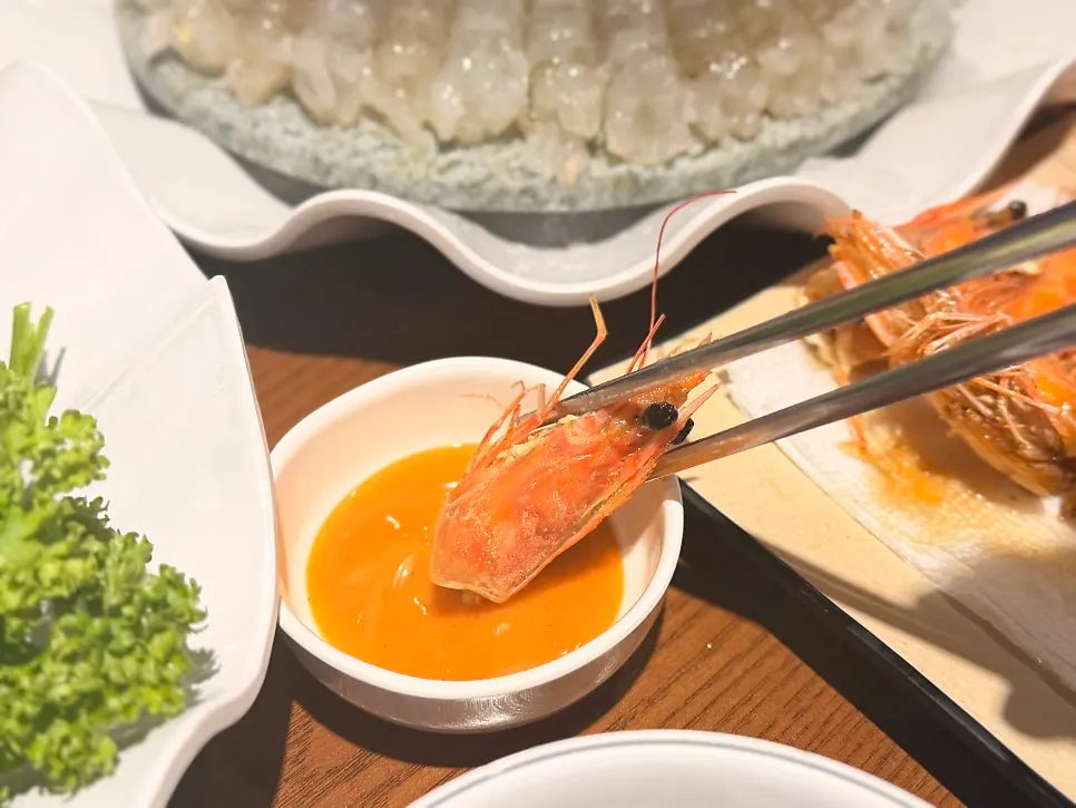 새우 머리 버터구이 접시