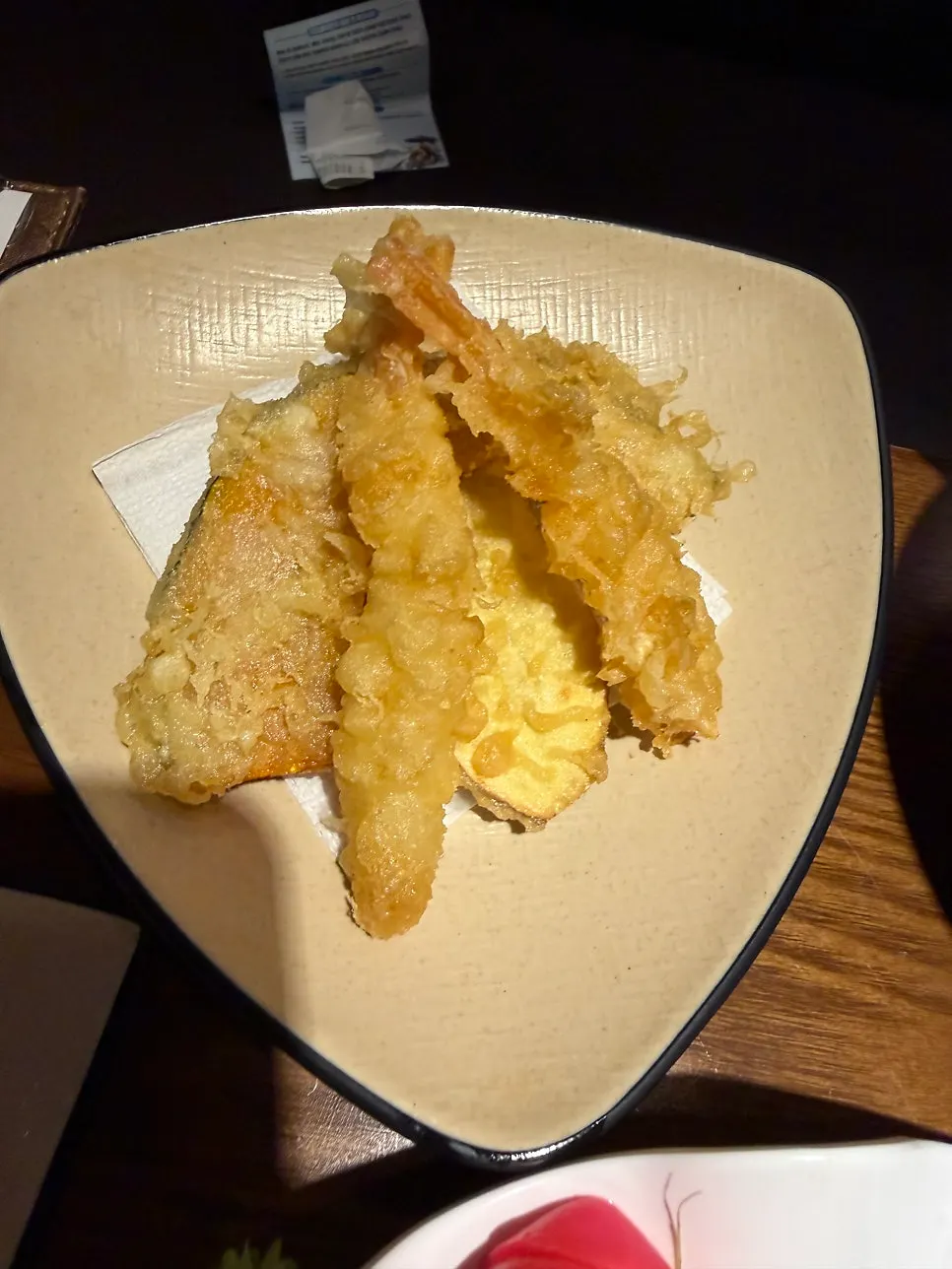 Golden-brown mixed tempura included in the lunch special