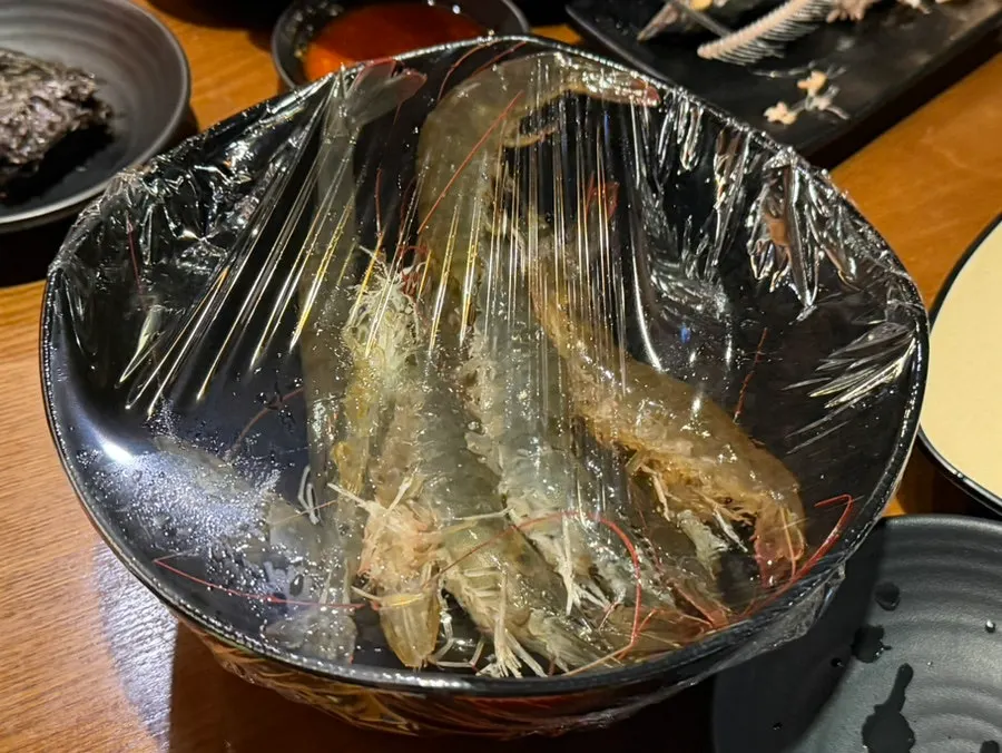 노릇하게 익은 셀프 부침개 접시