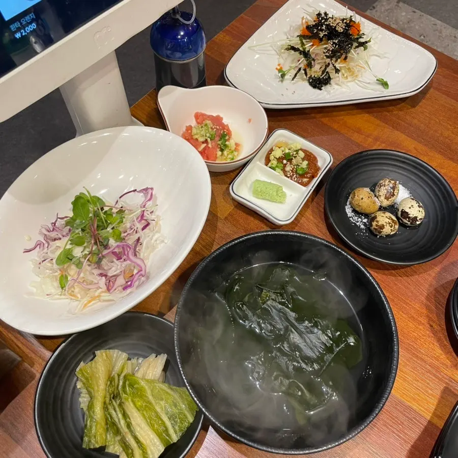 미역국과 명란젓 등 기본찬 한 상
