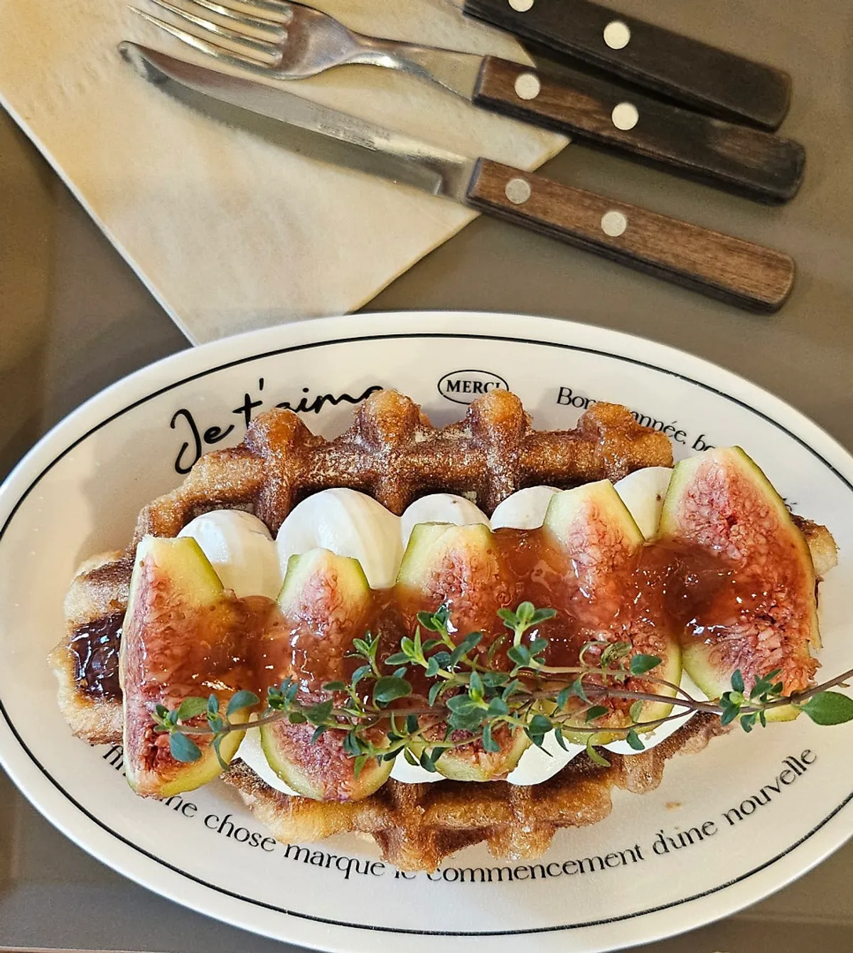 Fig Greek croffle topped with five fig slices