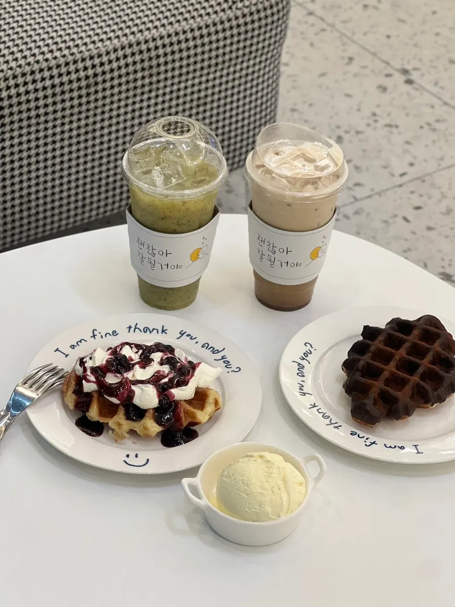 注文後に見て回ったバイブログコーヒー店内の小物