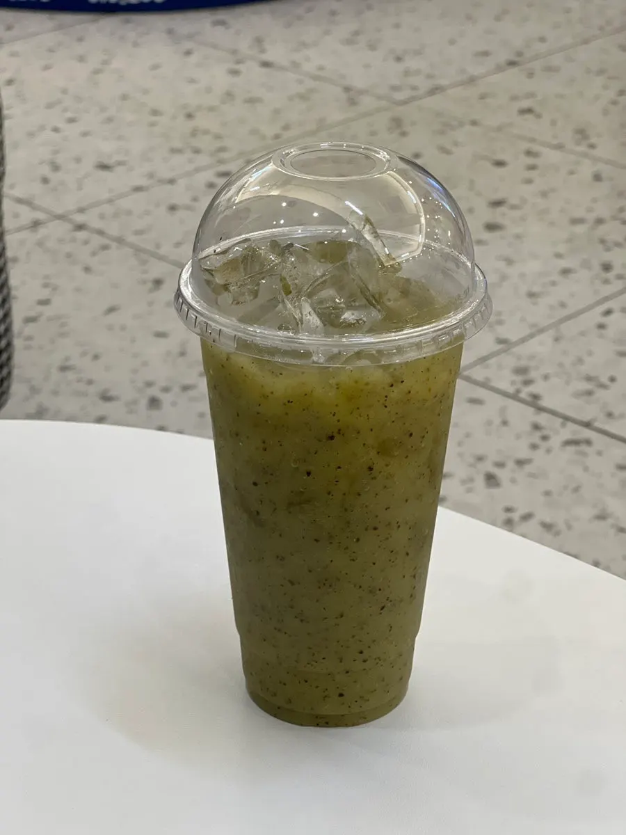 バニラアイスクリームを添えたダーティチョコクロッフル