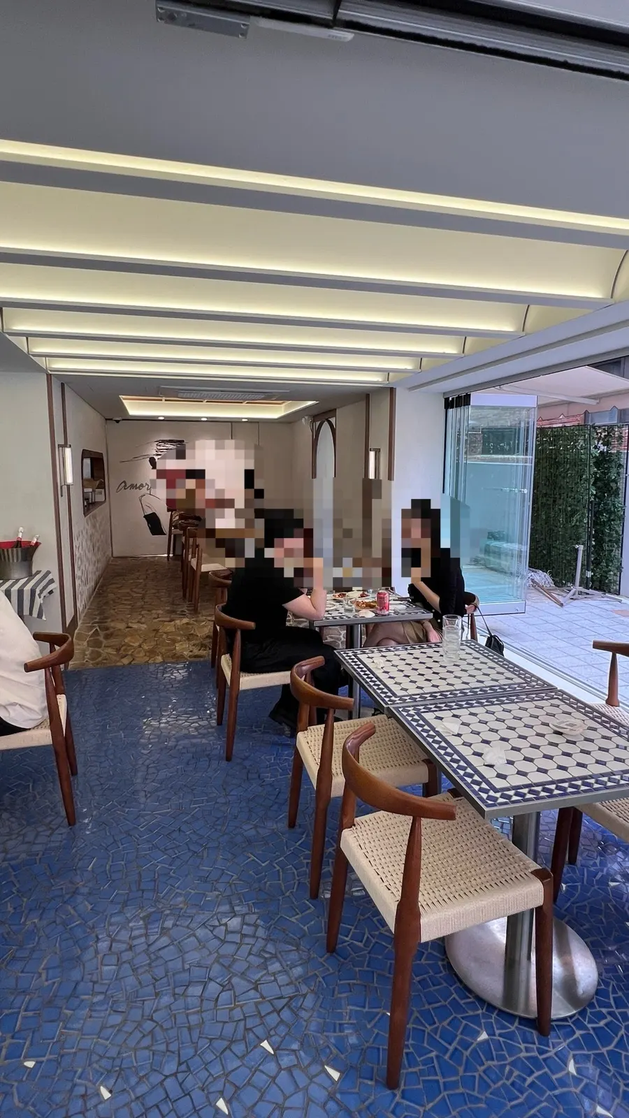 Indoor atmosphere at Billadeubeulleu Seongsu