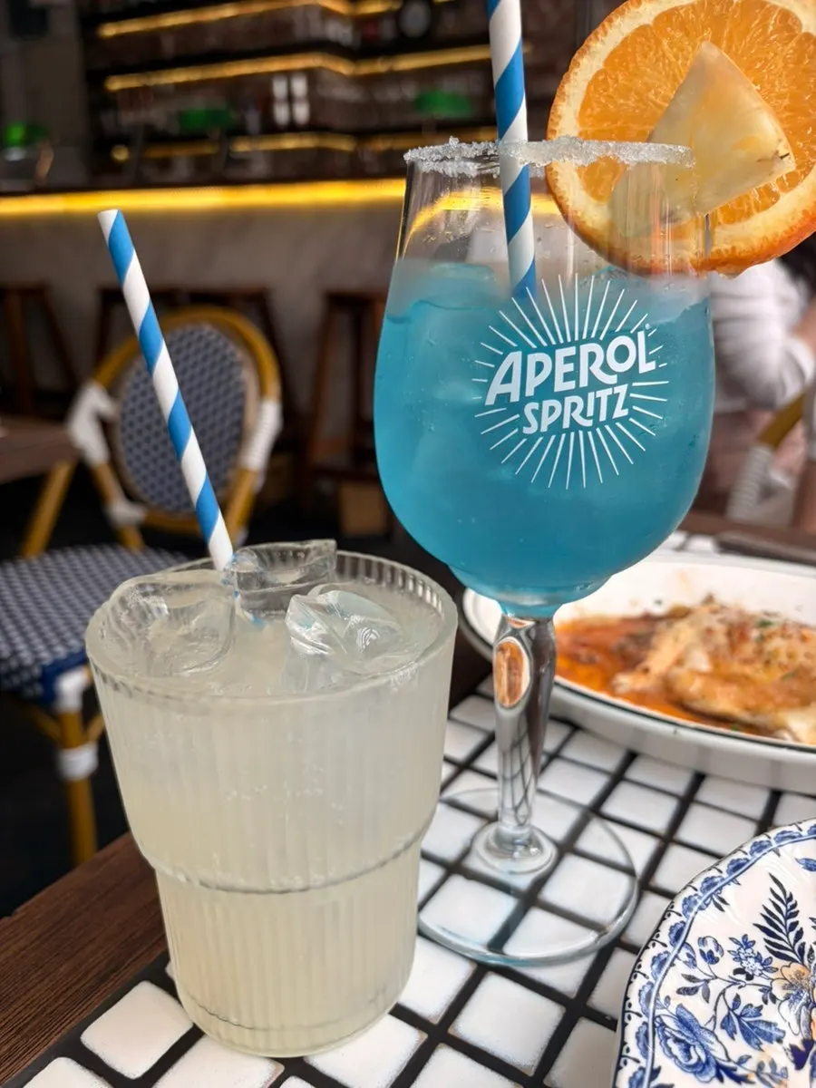 Non-alcoholic blue sangria and lemonade