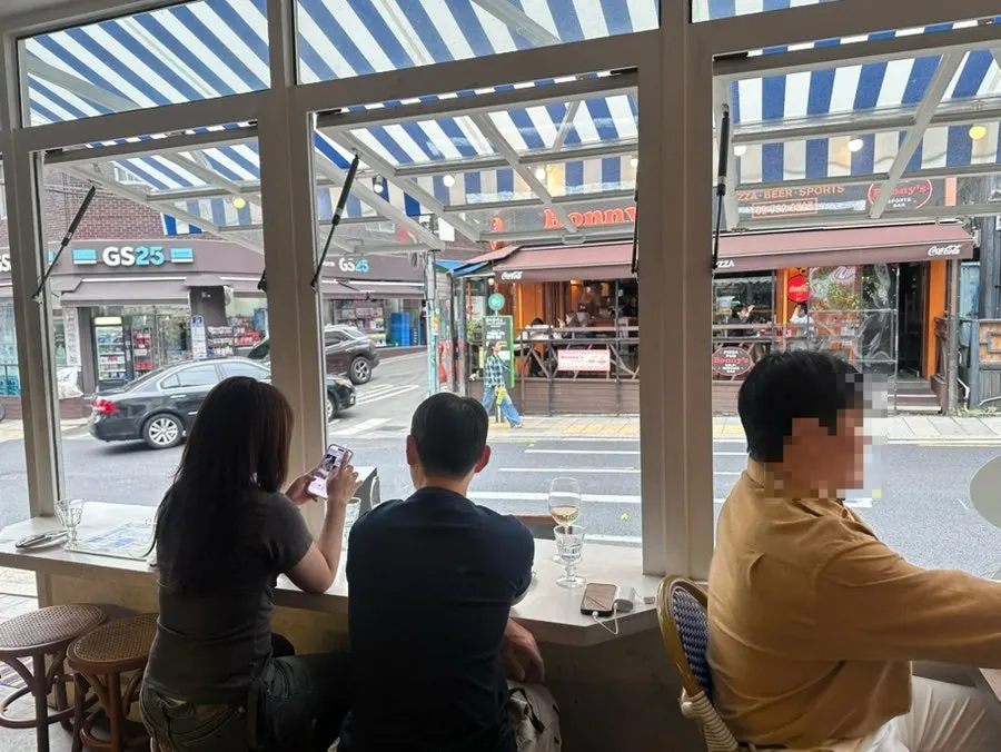 빌라드블루 테이블과 장식 디테일