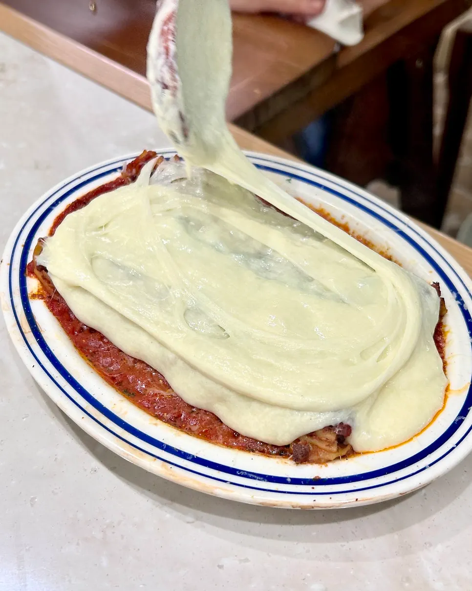 The alligot cheese pouring performance