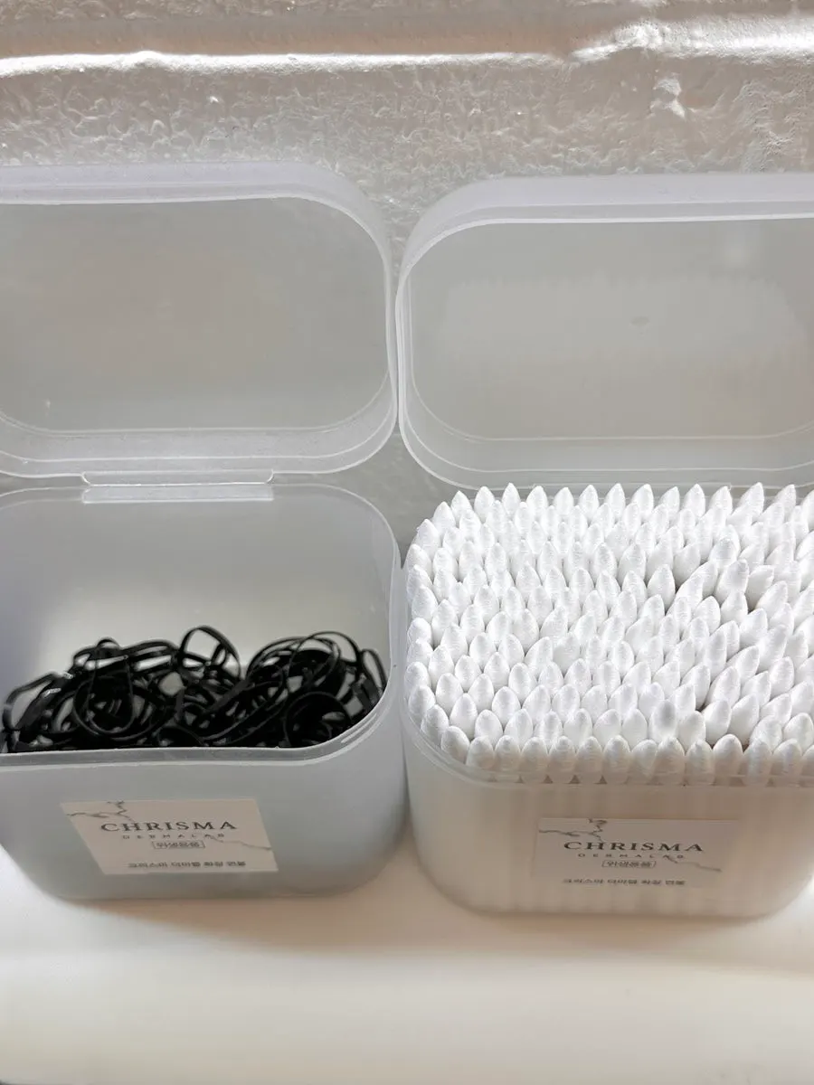 Amenities provided in the locker room