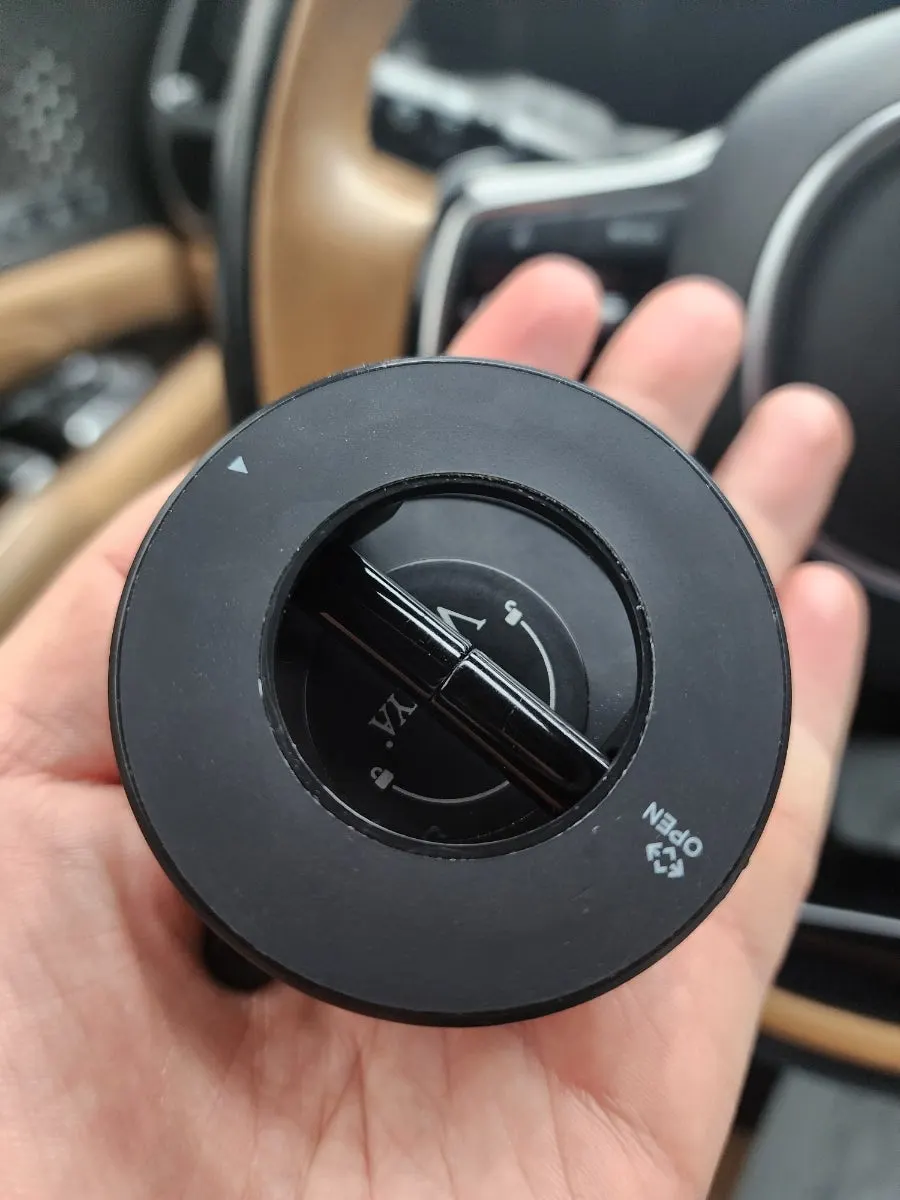 Car mount that fits in one hand