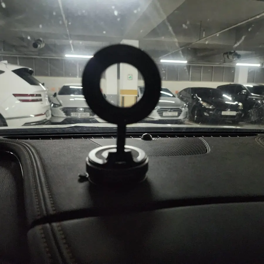 Dashboard mount in use