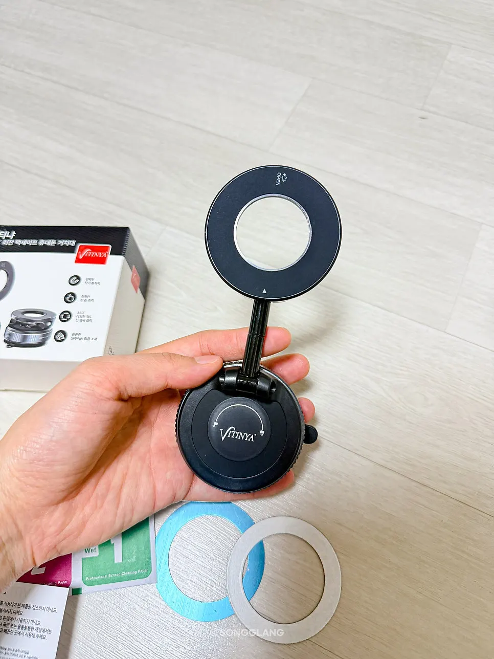 MagSafe mount holding a phone securely