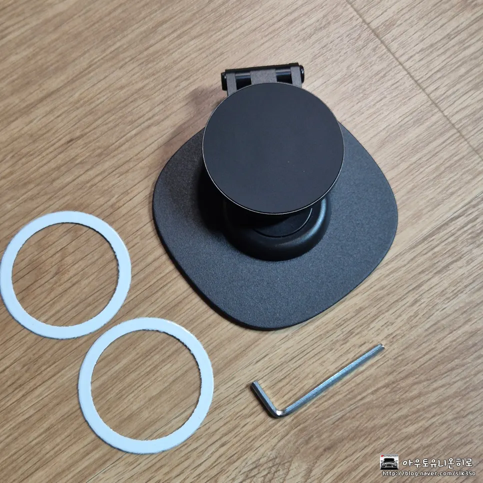 MagSafe phone stand joints and tension-adjustment wrench