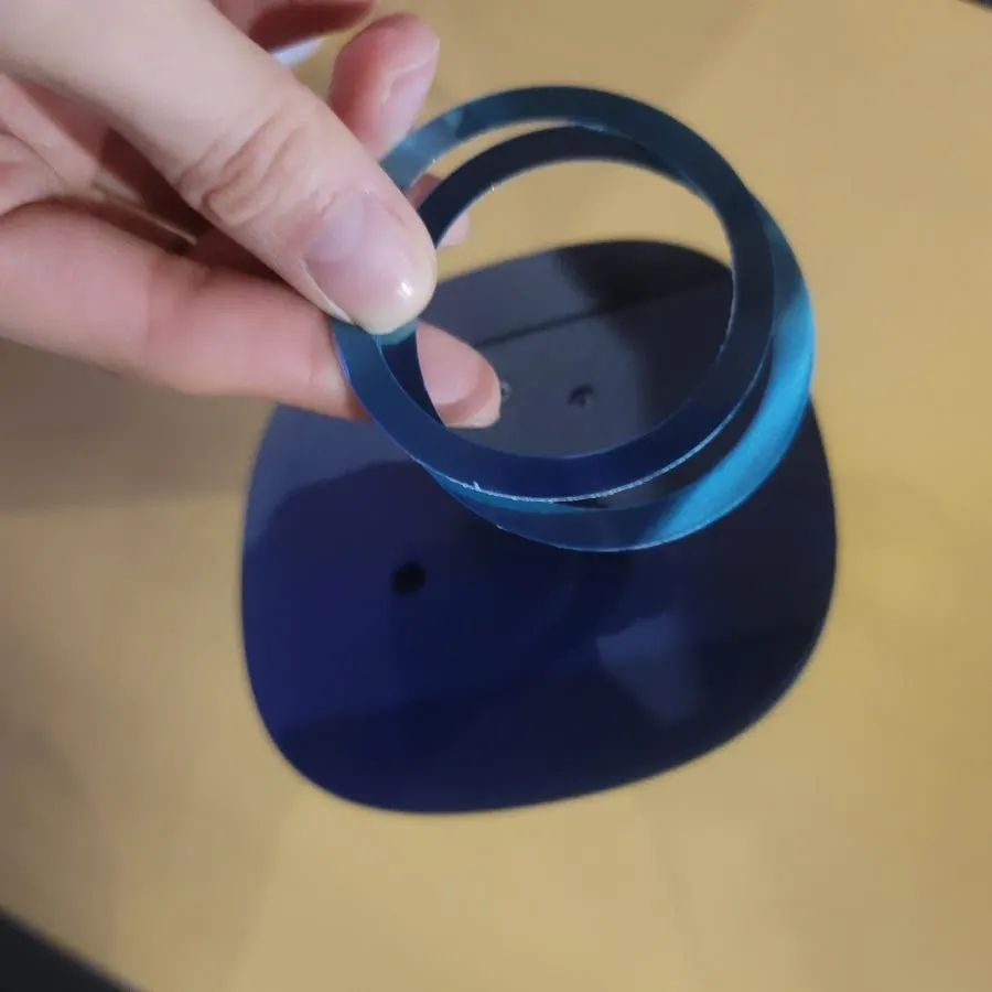 Securing structure of the Vitinya smartphone stand