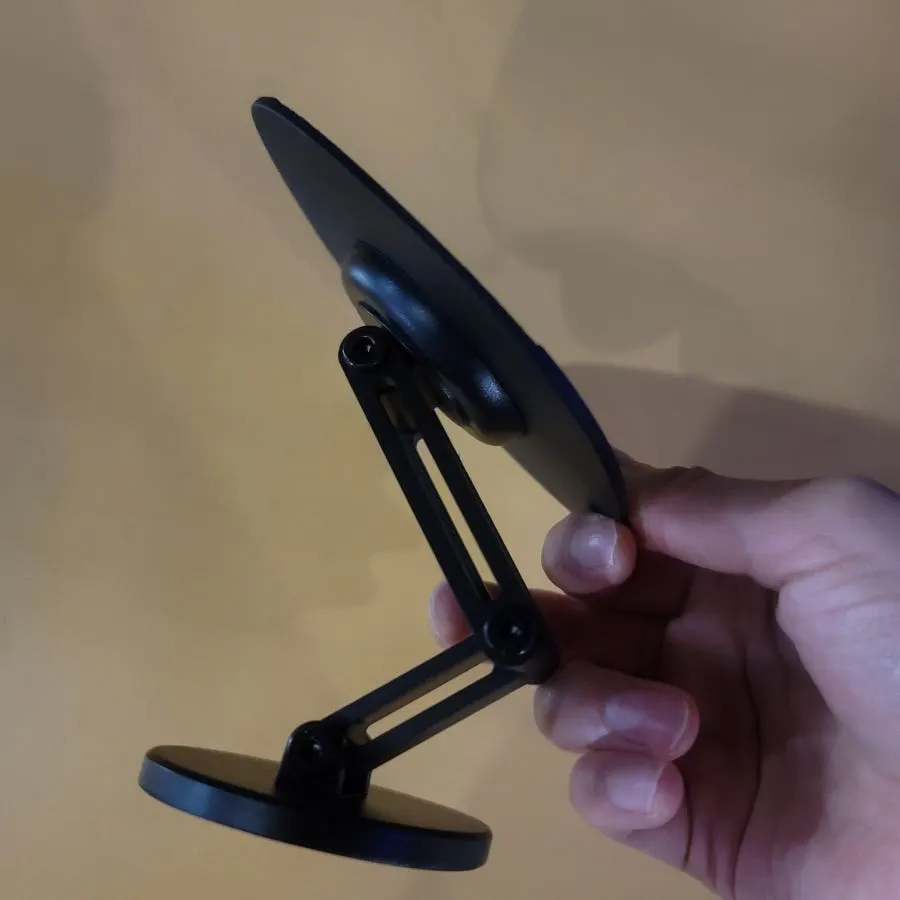 Vitinya portable MagSafe stand chosen for carrying