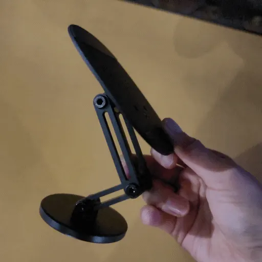 Vitinya MagSafe stand with rotation and portability features